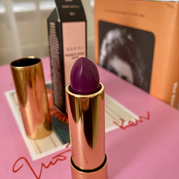GUCCI 601 Virginia Fleur de Lis Satin Lipstick - Picture 8 of 8